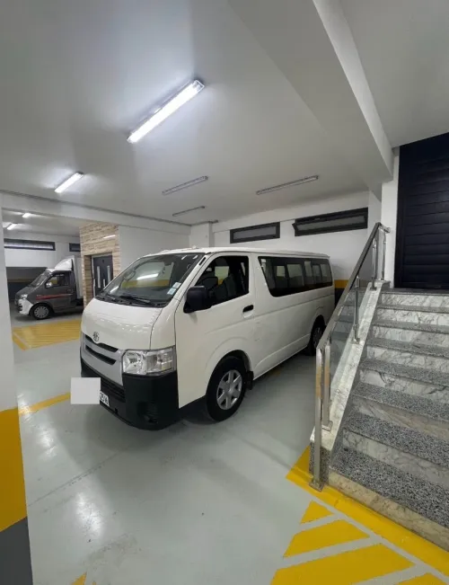 Toyota Haice 15 places 2025
