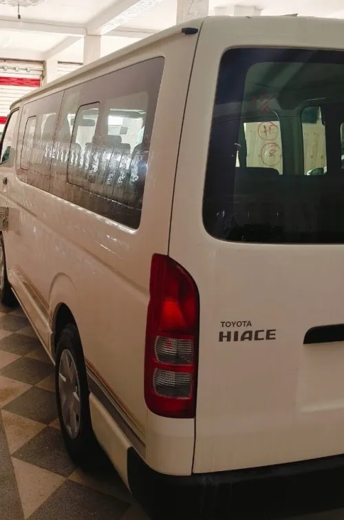 Toyota Haice 15 places 2025