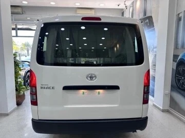 Toyota Haice 15 places 2025