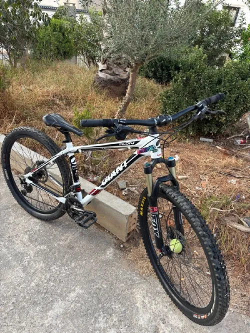 Velo a vitesse marque giant pour adulte état  neuf  