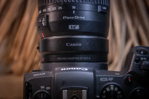 CANON RP + ADAPTER EF-RF + OBJECTIF 