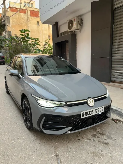 Volkswagen Golf 8 2025 R-Line