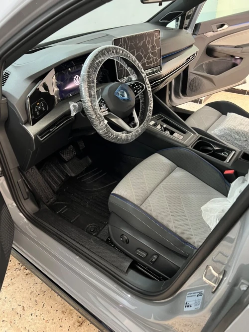 Volkswagen Golf 8 2025 R Black Edition 