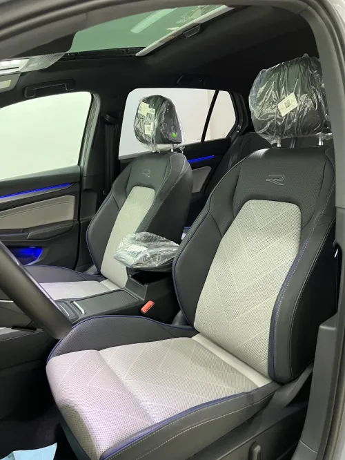 Volkswagen Golf 8 2025 R-Line