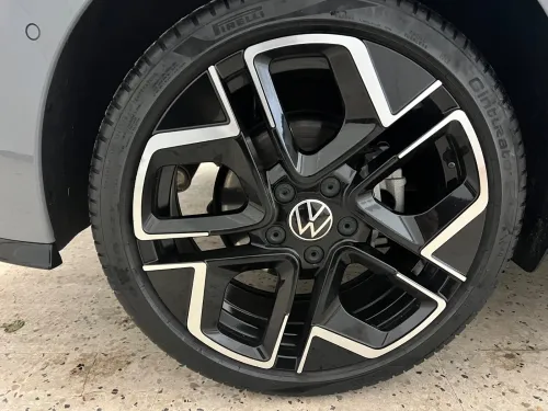 Volkswagen Golf 8 2025 R-Line