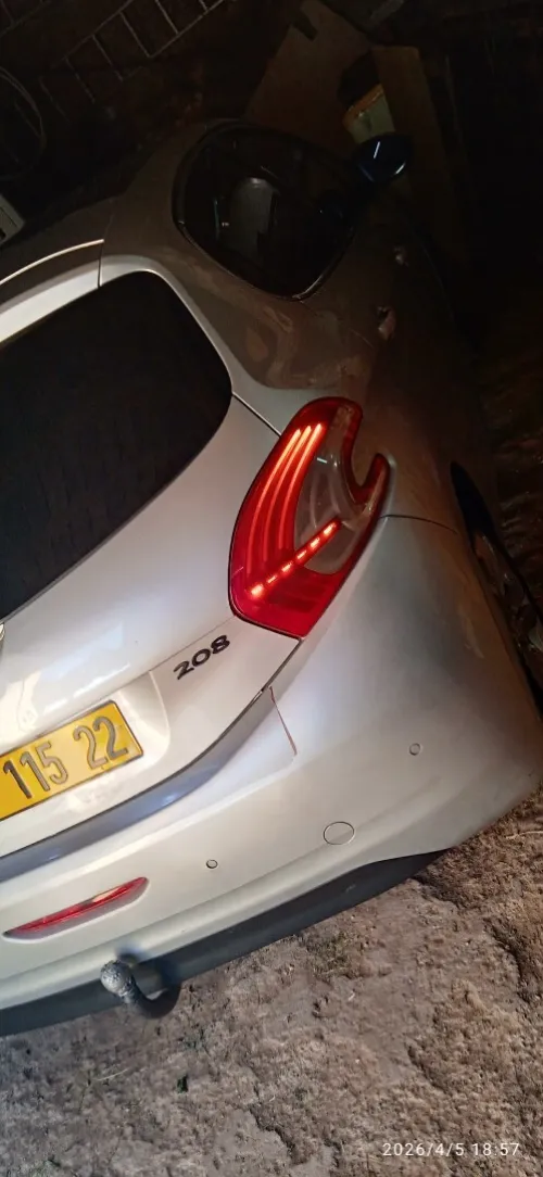 Peugeot 208 2015 Allure