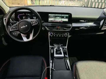 Kia Seltos 2025 1 box