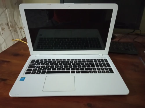 Asus i3