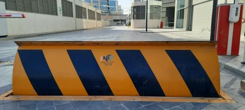 STOP CAR   -  ROAD BLOCKER
