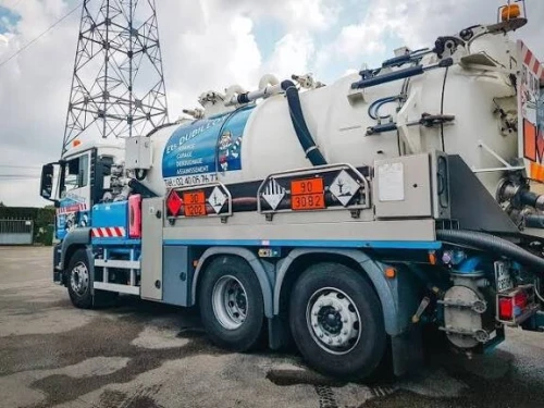Camion débouchage canalisation vidange 