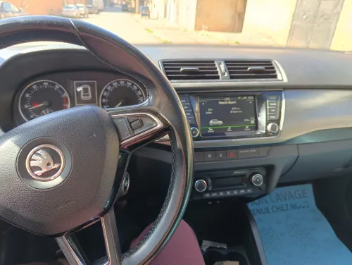 Skoda Fabia 2016 Style (avec toit panoramique)