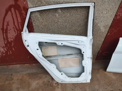 Porte avant et arrière côté chauffeur Ford Fiesta