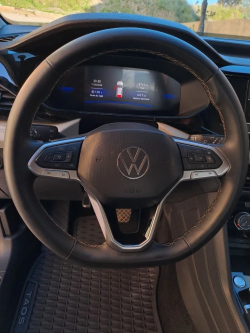 Volkswagen Taos 2025 SE Black 
