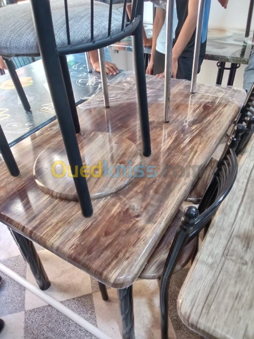Tables et chaises 