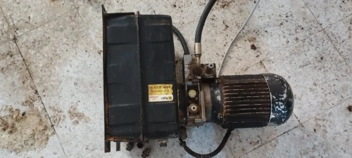 Moteur pompe hydraulique pour tour à bois