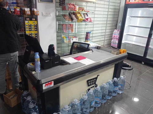 étagère métallique superette
