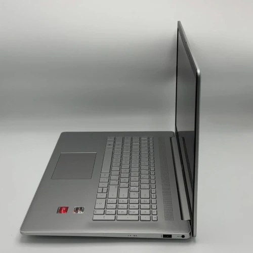 HP LAPTOP 17 / RYZEN 5 7520U / 16Go DDR5 / 512SSD / 17.3 FHD