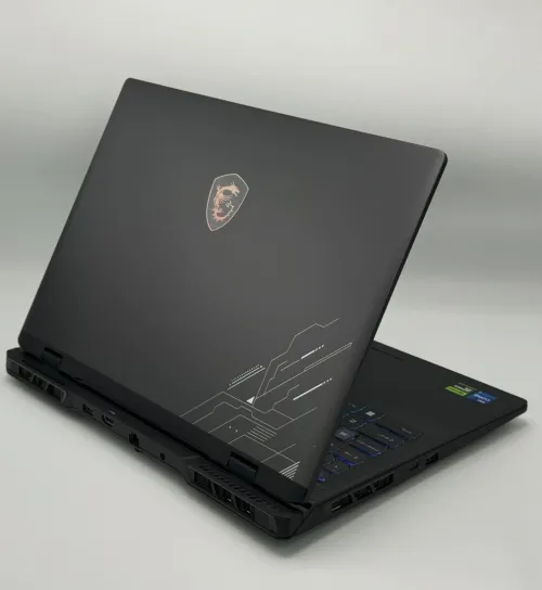 MSI CROSSHAIR 16 HX / i7-14700HX / RTX 4060 / QHD+ 240Hz