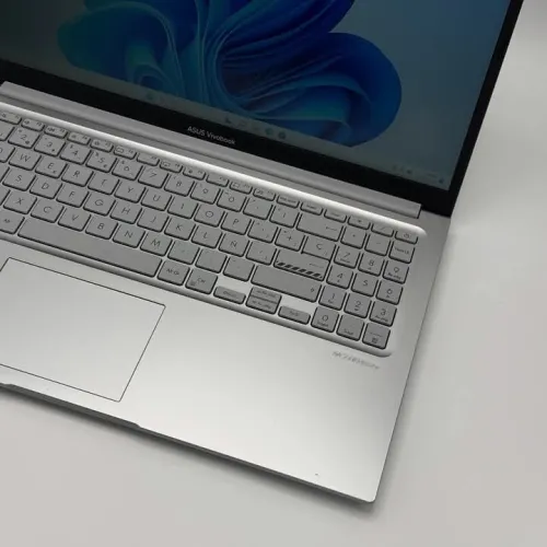 ASUS VIVOBOOK 15 / 12th I7-1255U / 16Go DDR4 / 512SSD / 15.6  FHD