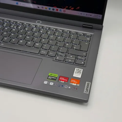 LENOVO LEGION SLIM 5 / Ryzen 7 7840HS / RTX 4060 8GB / 14 OLED 120Hz