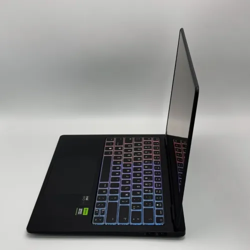 HP OMEN Transcend O14 / ULTRA 9 185H / NVIDIA RTX 4060 8Go / 32Go DDR5 / 1TO SSD / 14 OLED 3k 120Hz