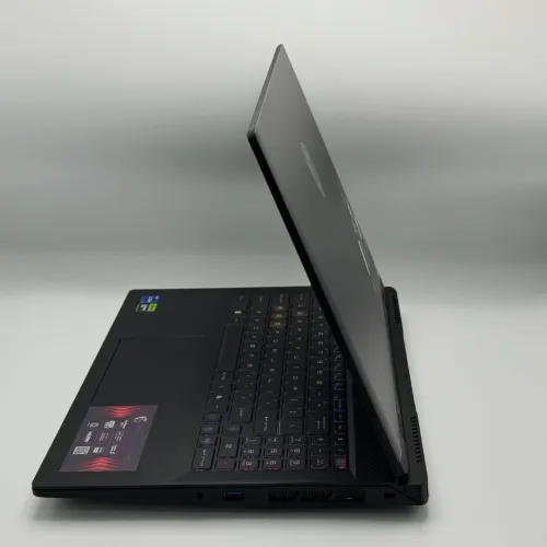 MSI Crosshair 16 HX / i7-14700HX / 16 Go DDR5 / RTX 4060 / QHD+ 240Hz