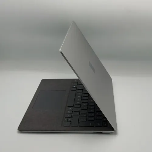 Microsoft Surface Laptop 3 / i5-1035G7 / 8 Go / 256 Go SSD / 13.4 2.2K Tactile