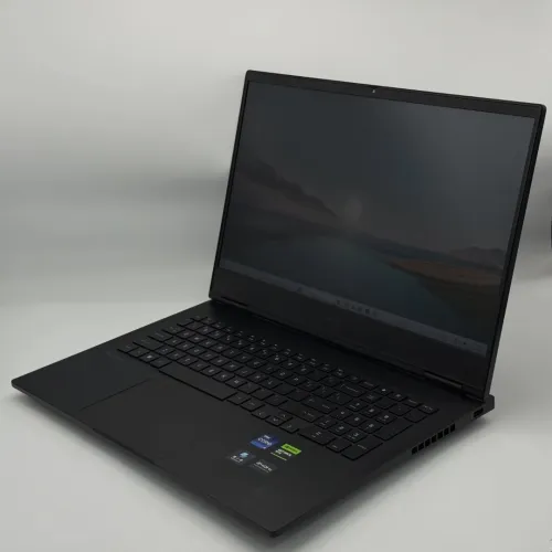 HP OMEN 16 / i9-13900HX / 16Go DDR5 / 1To SSD / RTX 4060 / 16 QHD 240Hz