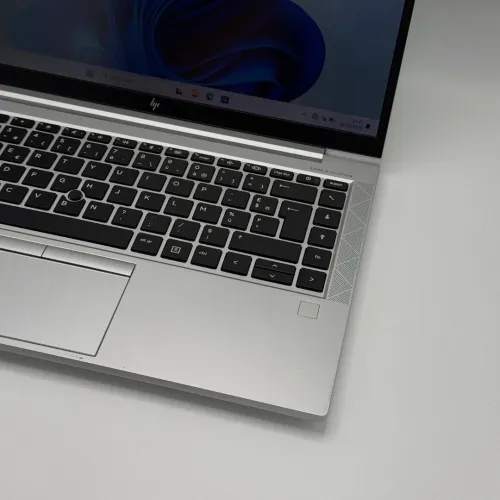 HP ELITEBOOK 840 G8 / 11th i5-1145G7 / 8GO DDR4 / 256SSD / 14  FHD