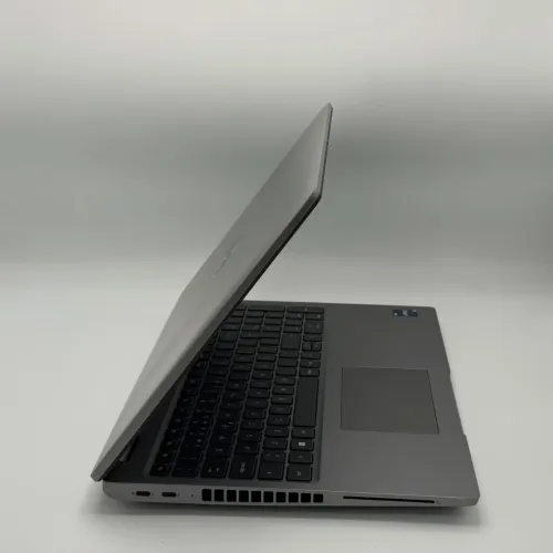 Dell Latitude 5540 / i5-1345U / 16Go DDR4 / 512 SSD / 15.6 FHD