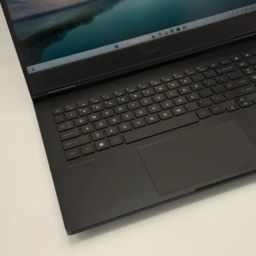 HP OMEN 16 / i9-13900HX / 16Go DDR5 / 1To SSD / RTX 4060 / 16 QHD 240Hz