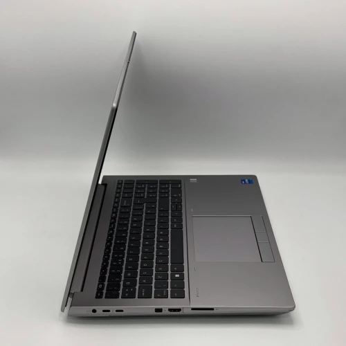 HP ZBOOK FURY 16 G10 / 13th I7-13700HX / NVIDIA RTX 2000 Ada 8Go / 32Go DDR5 / 1To SSD / 16 FHD+