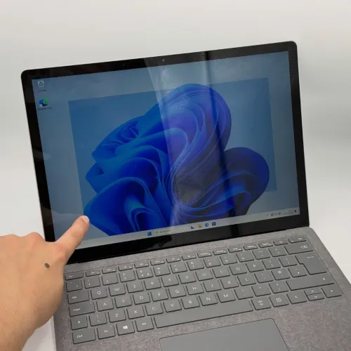 Microsoft Surface Laptop 3 / i5-1035G7 / 8 Go / 256 Go SSD / 13.4 2.2K Tactile