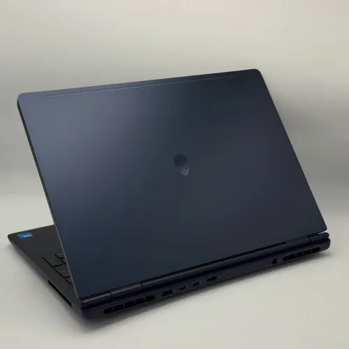Dell Alienware 16 Aurora / Core 7 240H / 16 Go DDR5 / RTX 5060 / QHD+ 120Hz