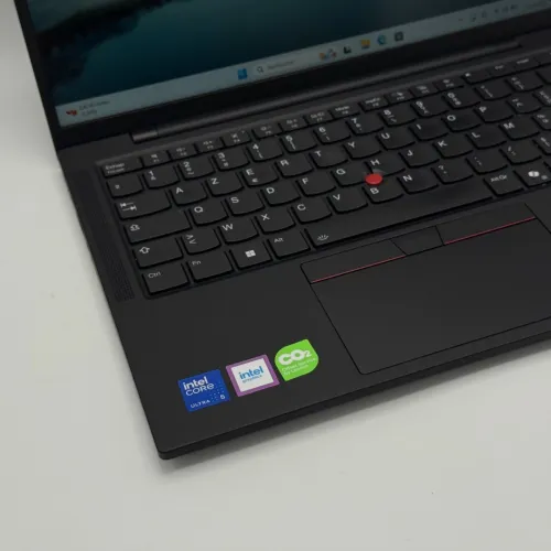 Lenovo ThinkPad T14s Gen 5 / Ultra 5 125U / 16 Go LPDDR5X / 512 Go SSD / 14 WUXGA