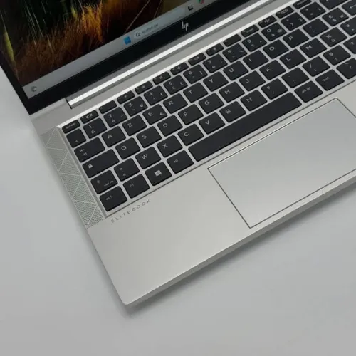 HP ELITEBOOK 835 G8 / RYZEN 5 5650U / 8GO DDR4 / 256Go SSD / 13.3 FHD 