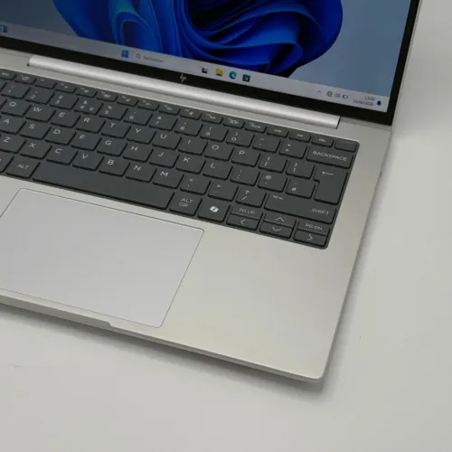 HP EliteBook 8 G1a 14 AI / Ryzen AI 5 230 / 16 Go DDR5 / 512 Go SSD