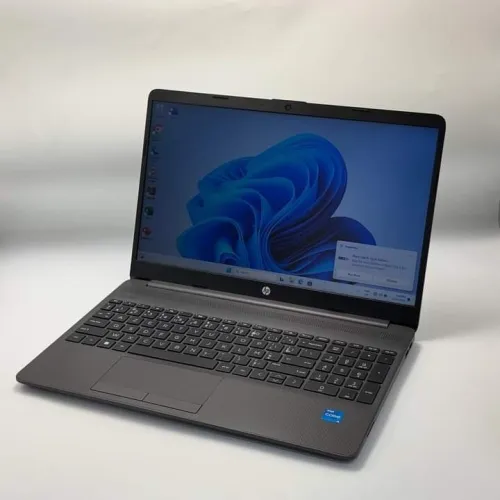 HP 250 G8 / 11th I5-1135G7 / 8Go DDR4 / 256SSD / 15.6 FHD