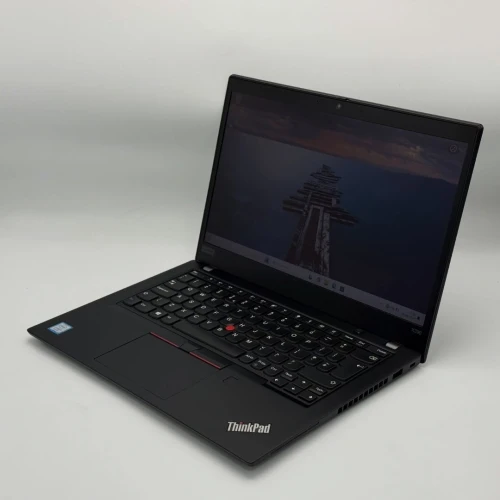 Lenovo ThinkPad X390 Tactile / i7-8565U / 16 Go DDR4 / 256 Go SSD / 13.3 FHD