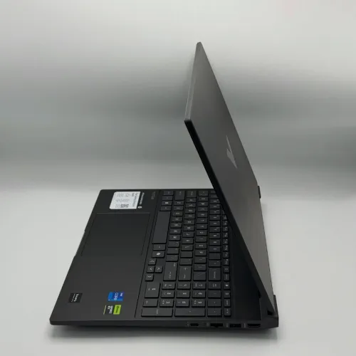 HP Victus 15 / i7-13620H / RTX 5060 / 144Hz