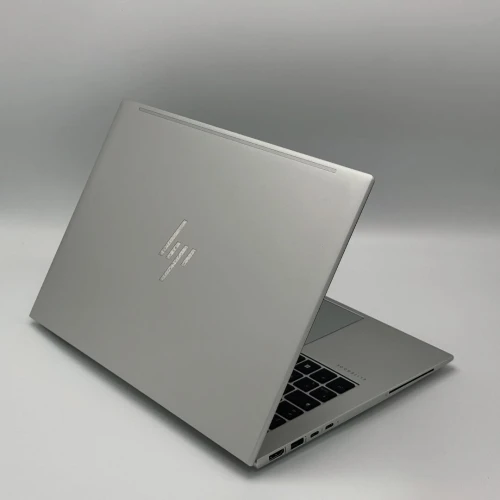 HP ELITEBOOK 830 G9 / 12th I5-1235U / 8Go DDR5 / 256SSD / 13 FHD+