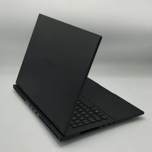 HP OMEN 16 / i9-13900HX / 16Go DDR5 / 1To SSD / RTX 4060 / 16 QHD 240Hz