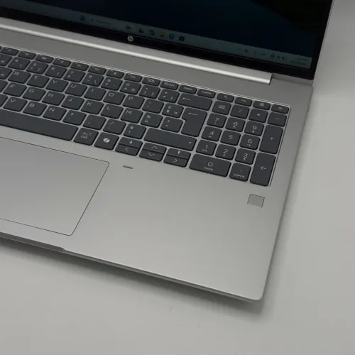 HP ProBook 4 G1aH 16 / Ryzen 5 220 / 16 Go DDR5 / 512 Go SSD NVMe