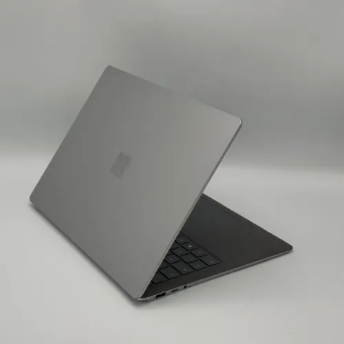 Microsoft Surface Laptop 4 / i5-1145G7 / 16 Go / 512 Go SSD / 13.5 2K Tactile