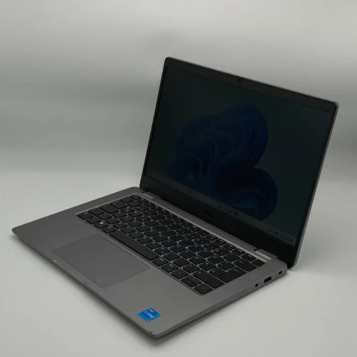 Dell Latitude 3340 / i5-1335U / 8 Go DDR5 / 256 Go SSD / 13.3 FHD