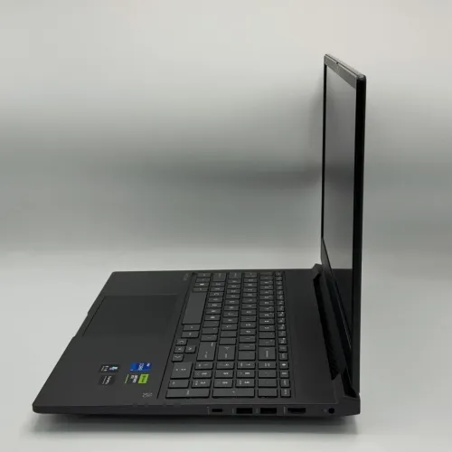 HP Victus 16  / i7-13620H / 16 Go DDR5 / 512 Go SSD / RTX 4060 8Go / 16.1 FHD 144Hz
