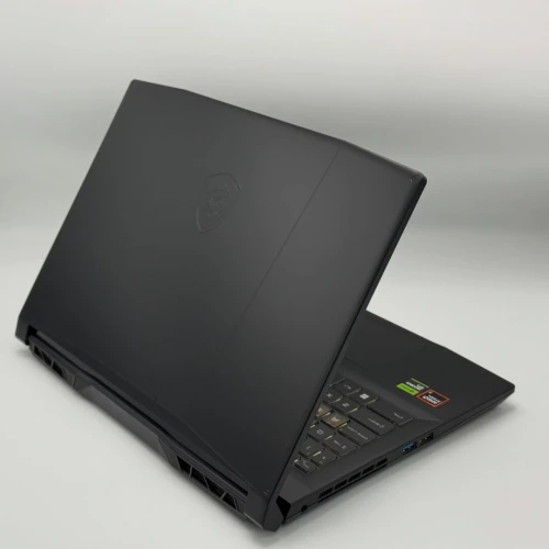 MSI Katana A15 AI / Ryzen 7 8845HS / 16 Go DDR5 / RTX 4060 / QHD 165Hz