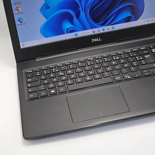 DEL VOSTRO 3580 / 8th I5-8265U / 8GO DDR4 / 256SSD / AMD RADEON 520 2Go / 15.6" HD