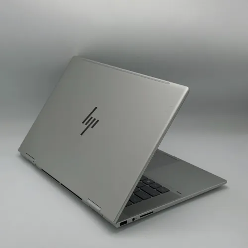 HP Envy x360 15 / i5-1335U / 8 Go DDR5 / 512 Go SSD / OLED x360