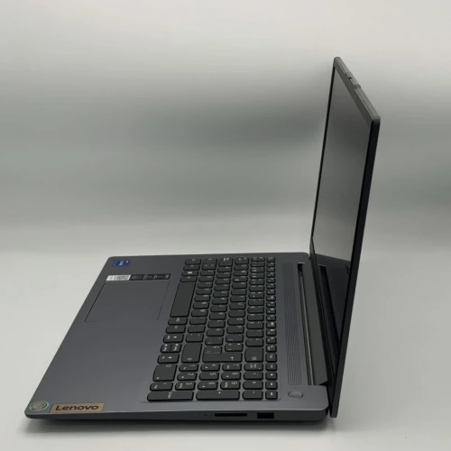 Lenovo IdeaPad Slim 3 / i7-13620H / 16Go DDR5 / 1To SSD NVMe / 15.6 FHD